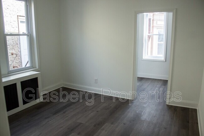 Building Photo - 725 S 56th St