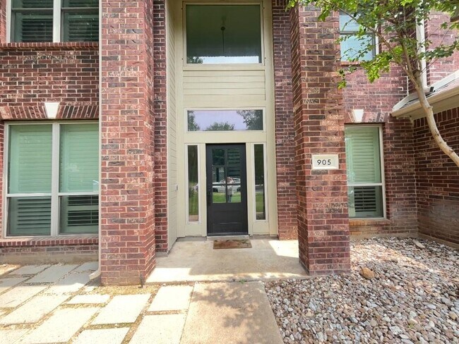 Building Photo - 905 Sweetwater Cove
