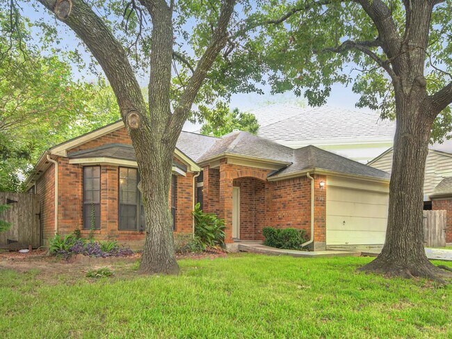 Foto del edificio - 1210 Berkeley Lake Ln