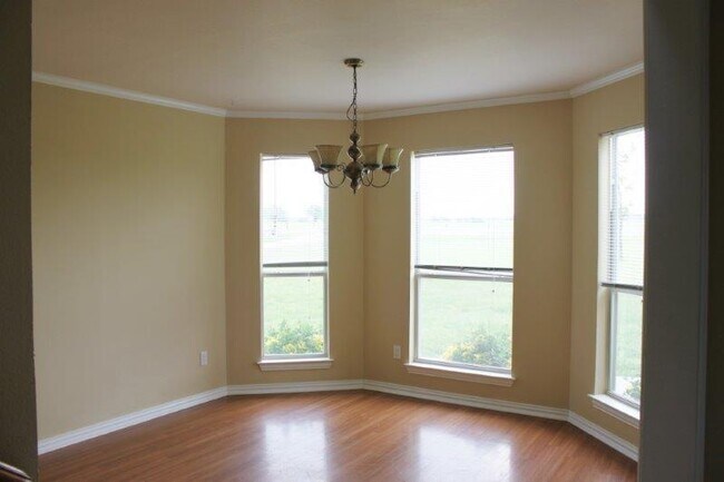 Foto del edificio - 1071 Hynds Ranch Rd