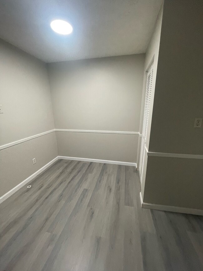 Building Photo - 624 Wagon Wheel Trail E