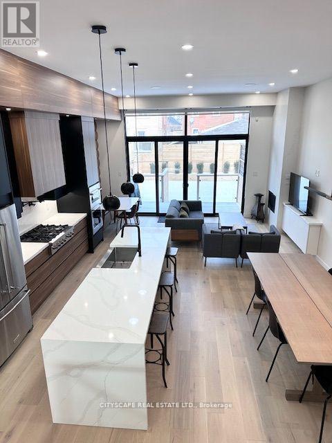 Photo du bâtiment - 2B Holmstead Ave