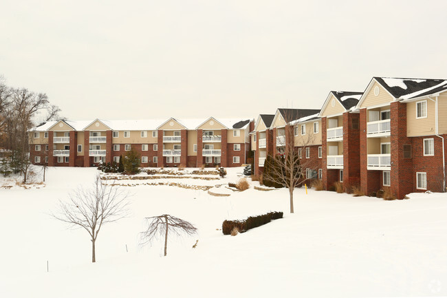 Waters Edge Apartments - Brighton, MI | Apartments.com