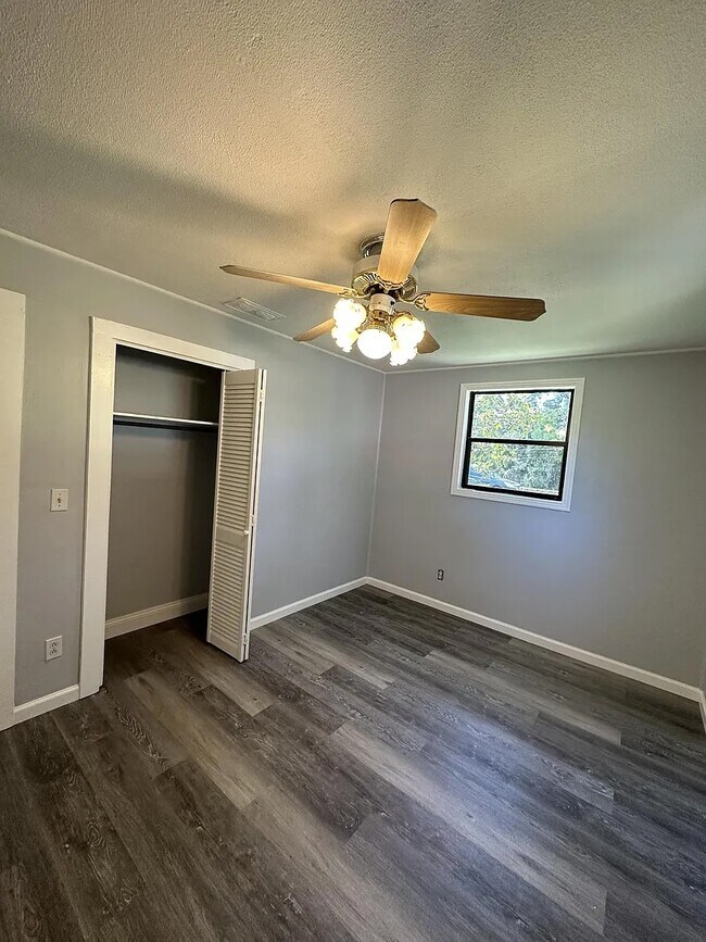 Foto del edificio - 5368 Marybudd Ave