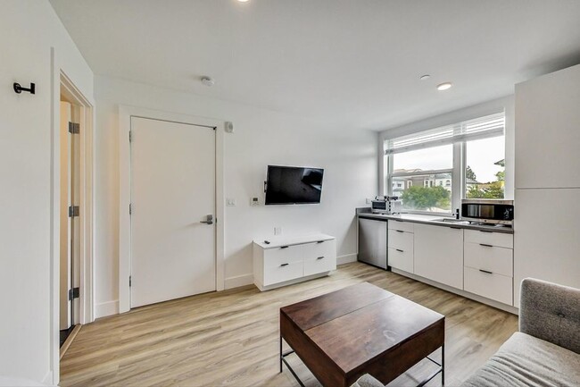 Building Photo - Artthaus Linden: New Luxury Apartment! 2 m...