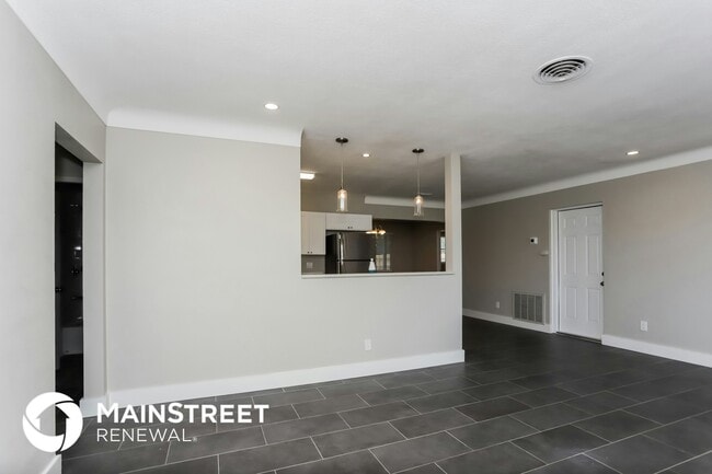Building Photo - 8464 Hollyhock Ave