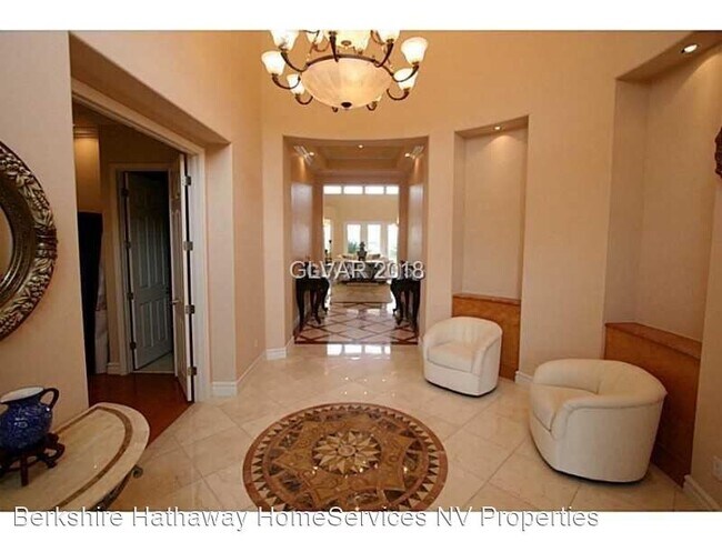 Foto del edificio - 4 br, 3.5 bath House - 2258 Green Mountain Ct