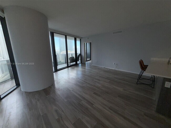 Foto del edificio - 801 S Miami Ave