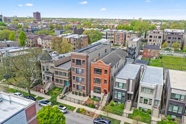 Foto del edificio - 4820 S Champlain Ave
