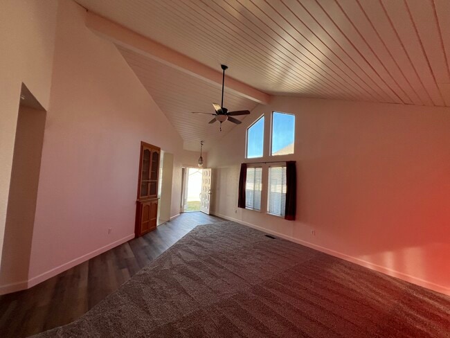 Foto del edificio - 945 Marietta Ct