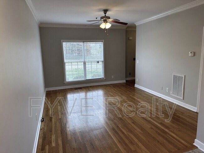 Foto del edificio - 1012 McKenna Dr