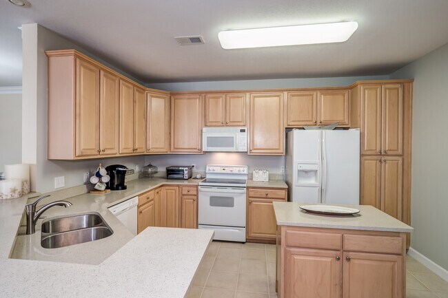 Building Photo - 2904 Brighton Beach Pl