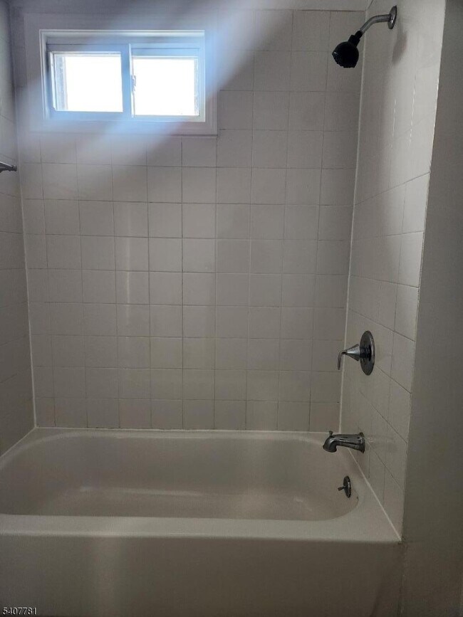 Foto del edificio - 97 Schuyler Ave