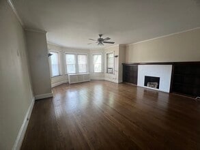 Building Photo - 6354 N Paulina St