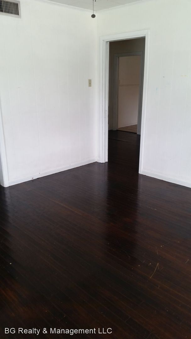 Building Photo - 3 br, 1.5 bath House - 123 Bellot