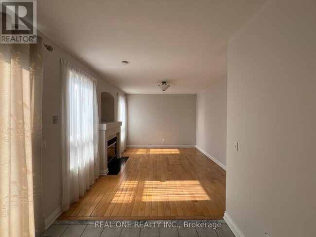 Building Photo - 117 Majestic Dr