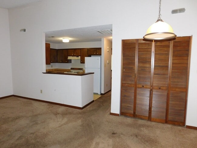 Building Photo - 1542 College Way