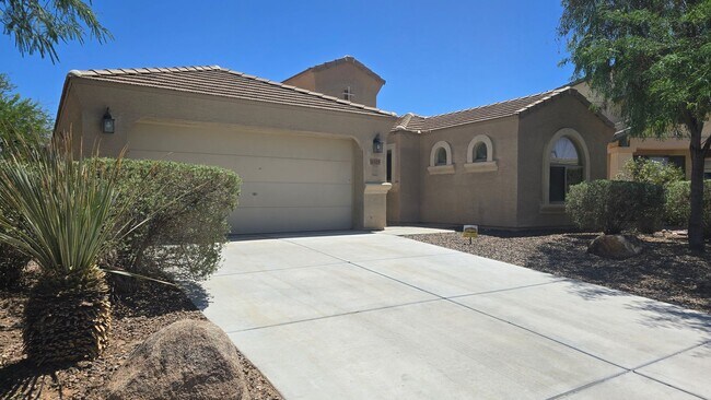 Foto del edificio - Excellent neighborhood & completely new in...