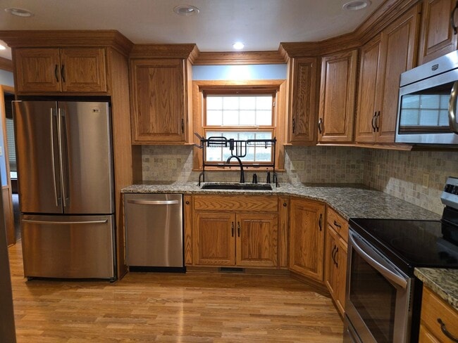 Building Photo - 132 Corll St