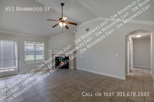 Foto del edificio - 651 Brimwood St