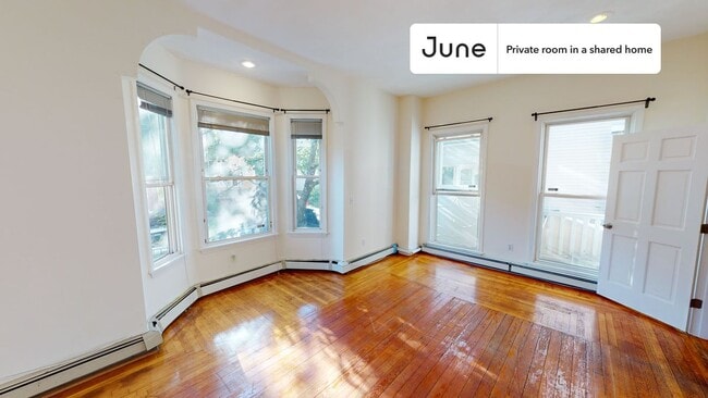 Building Photo - Room in Shared 6 bed/2 bath home