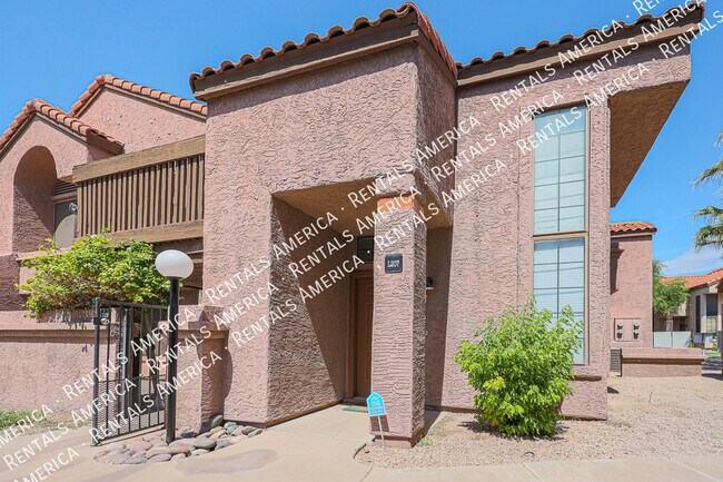 Building Photo - 700 E Mesquite Cir