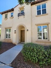 Building Photo - 3816 E Leslie Dr