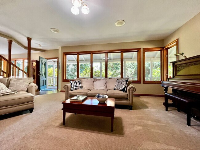 Building Photo - Bainbridge Island Home on Acreage with Ple...