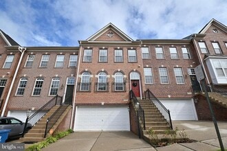 Building Photo - 8240 Gunston Commons Way