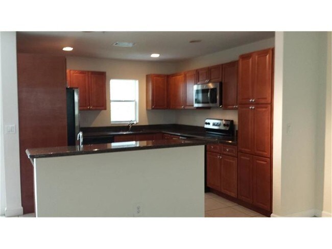 Building Photo - 465 NE 1st St