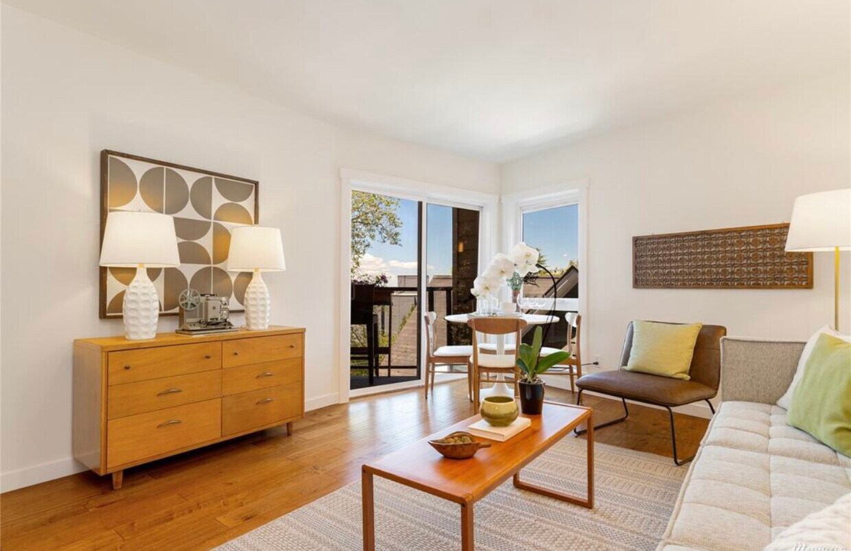 Foto principal - 900 Summit Ave E