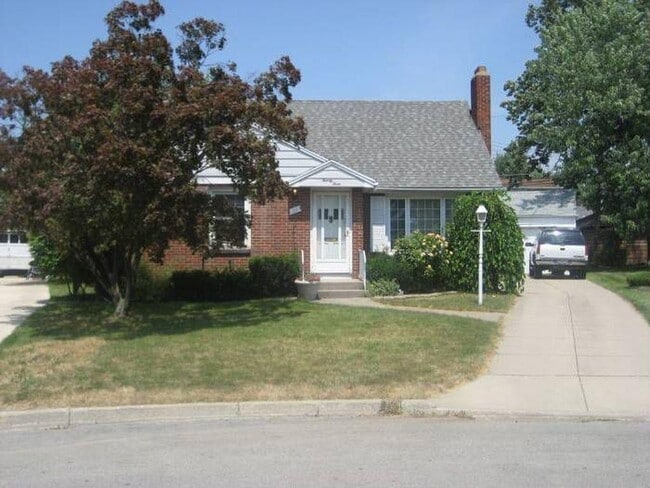 Building Photo - 23 Springwood Ct