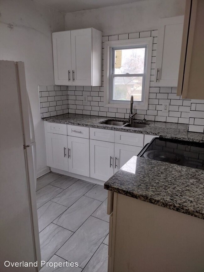 Building Photo - 3 br, 2 bath House - 24373 Wildwood Dr