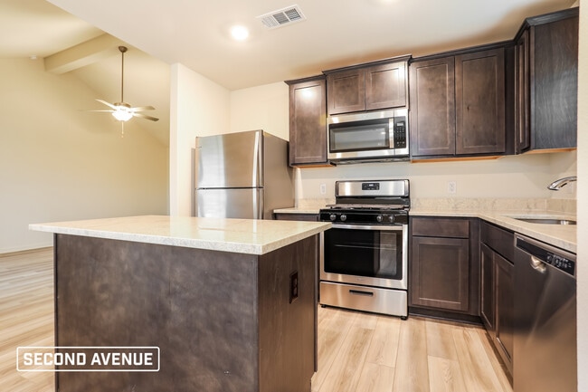 Building Photo - 1324 Woodwinds Dr