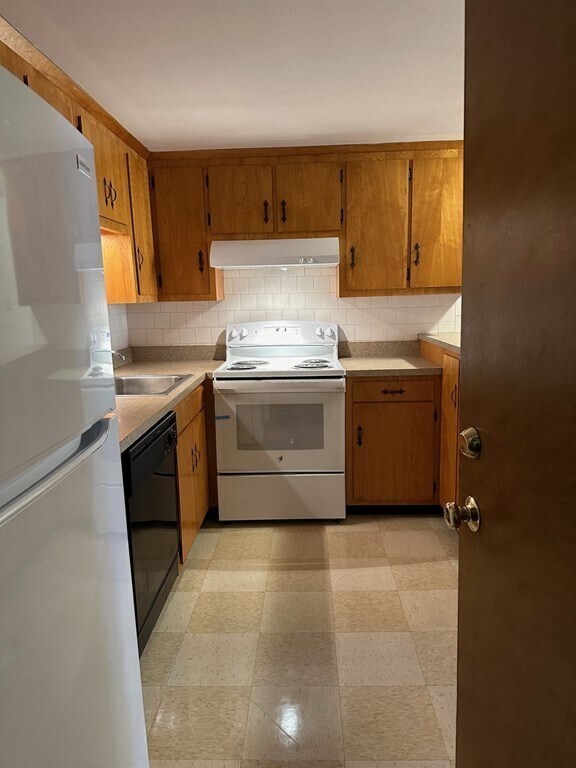 7 Bayberry Rd Unit 7I, Acton, MA 01720 Room for Rent in Acton, MA