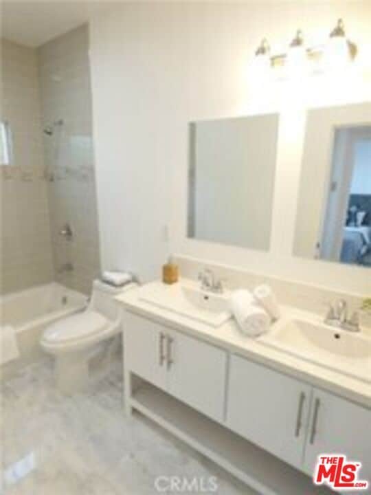 Building Photo - 1136 Queen Anne Pl