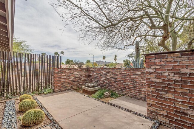 Foto del edificio - 5846 E Cochise Rd