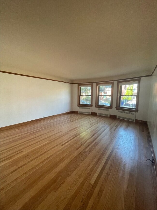 Foto del edificio - 5832 N Virginia Ave