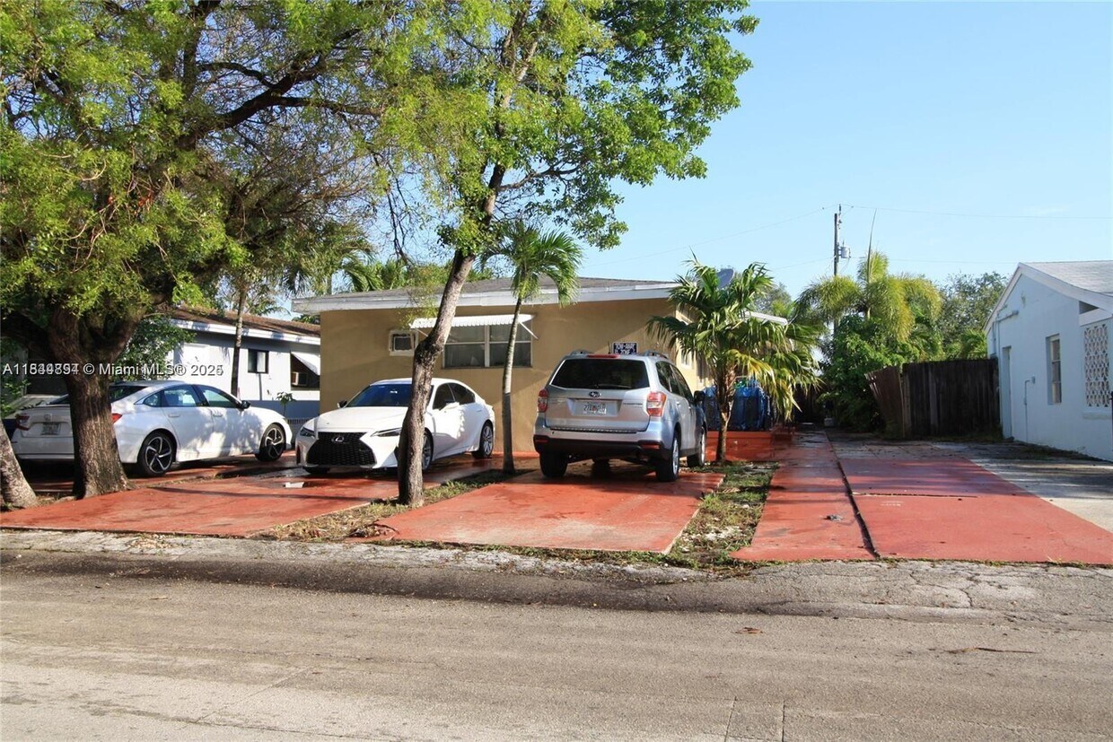 Foto principal - 317 SE 2nd St