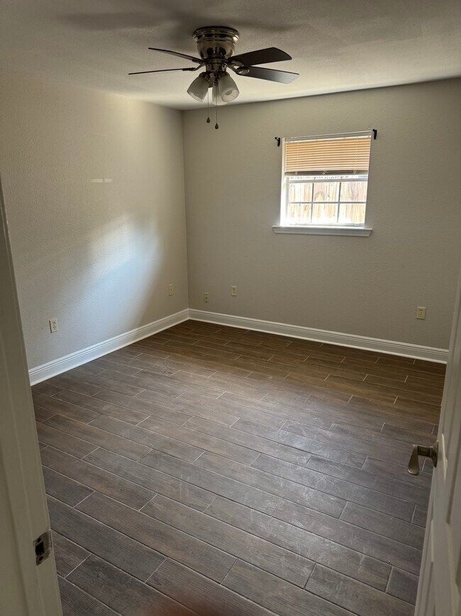 Foto del edificio - 7718 Reindeer St