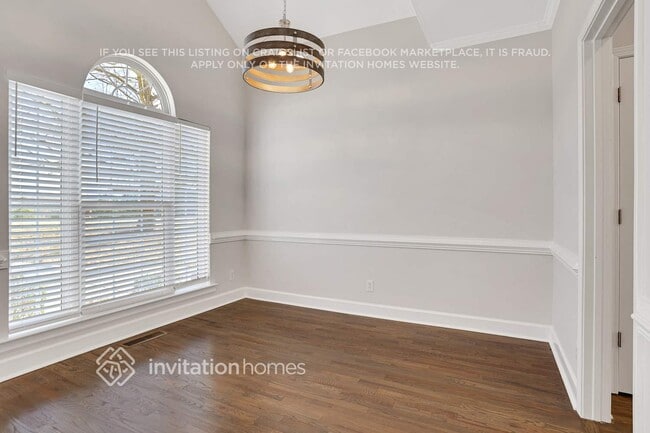 Building Photo - 1240 Oriole Dr SW