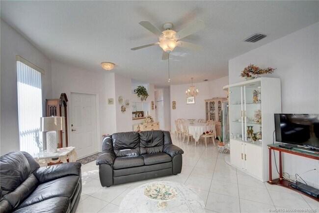 Foto del edificio - 6789 SE Warwick Ln