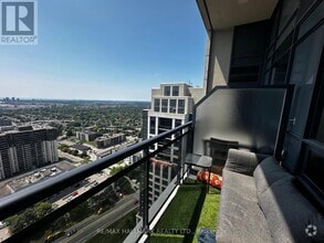 Building Photo - 2-PH22 Eva Rd