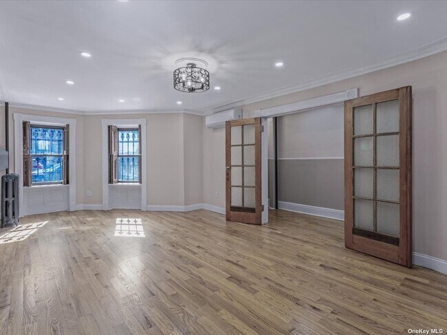 Foto del edificio - 643 Decatur St