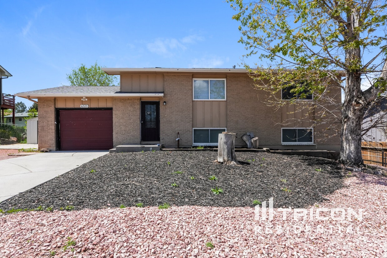 Primary Photo - 6725 Defoe Ave