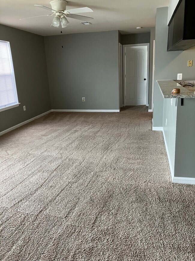 302 Grosvenor Ln Unit 201, Stafford, VA 22556 Condo for Rent in Stafford, VA