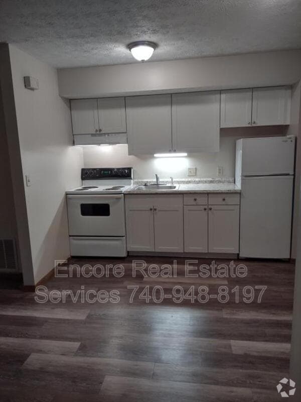 Building Photo - 1236 Green Valley Dr