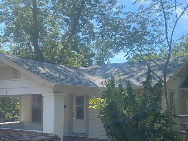 Foto del edificio - Newly Renovated 4BD/2BA Home in Peaceful N...