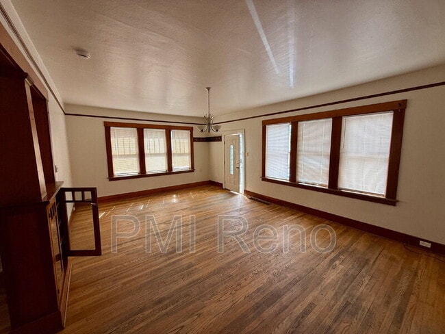 Building Photo - 1610 I St