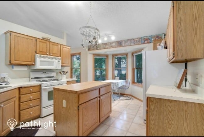 Building Photo - 5150 South Park Drive